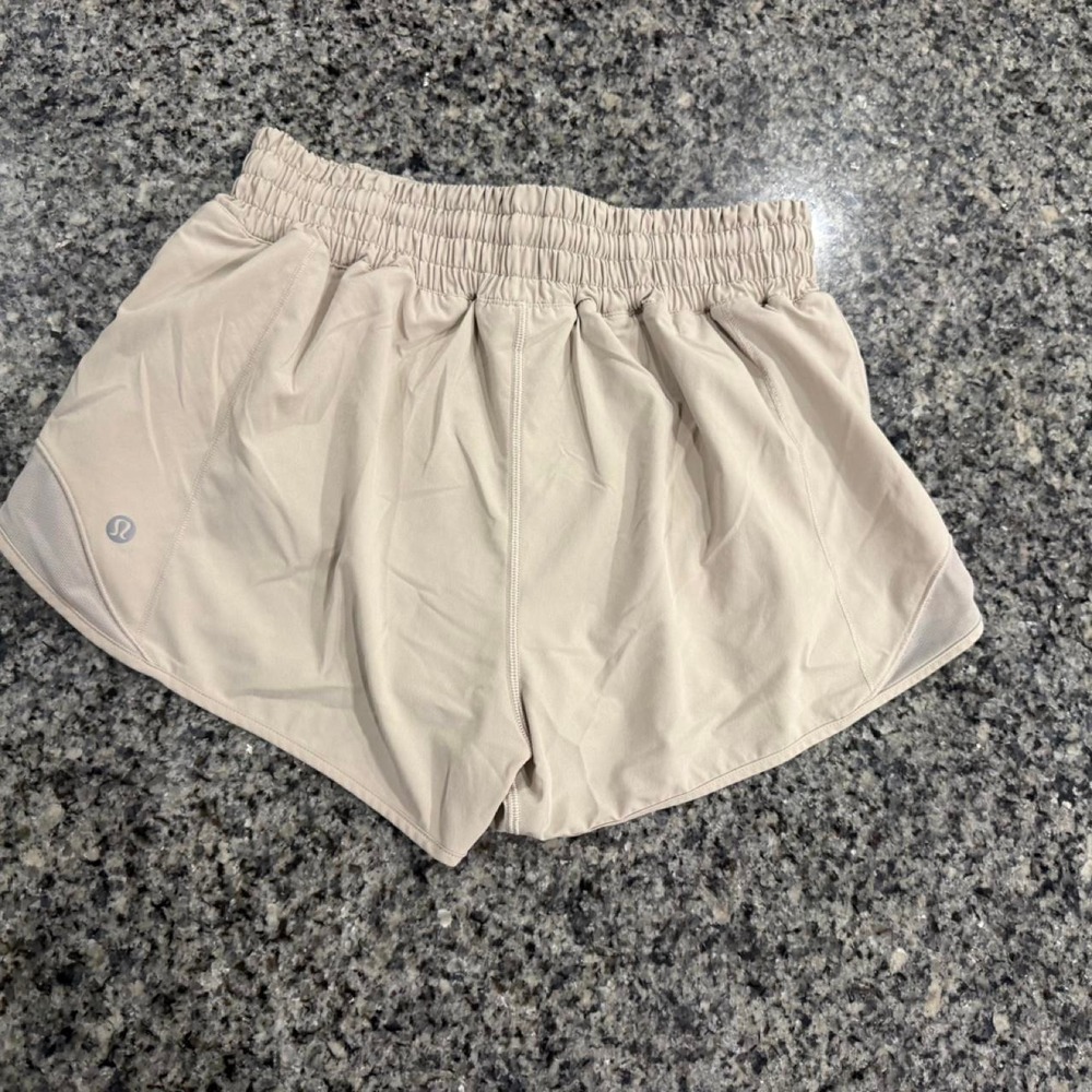 Lululemon Hotty Hot High-Rise Lined Short 2.5"